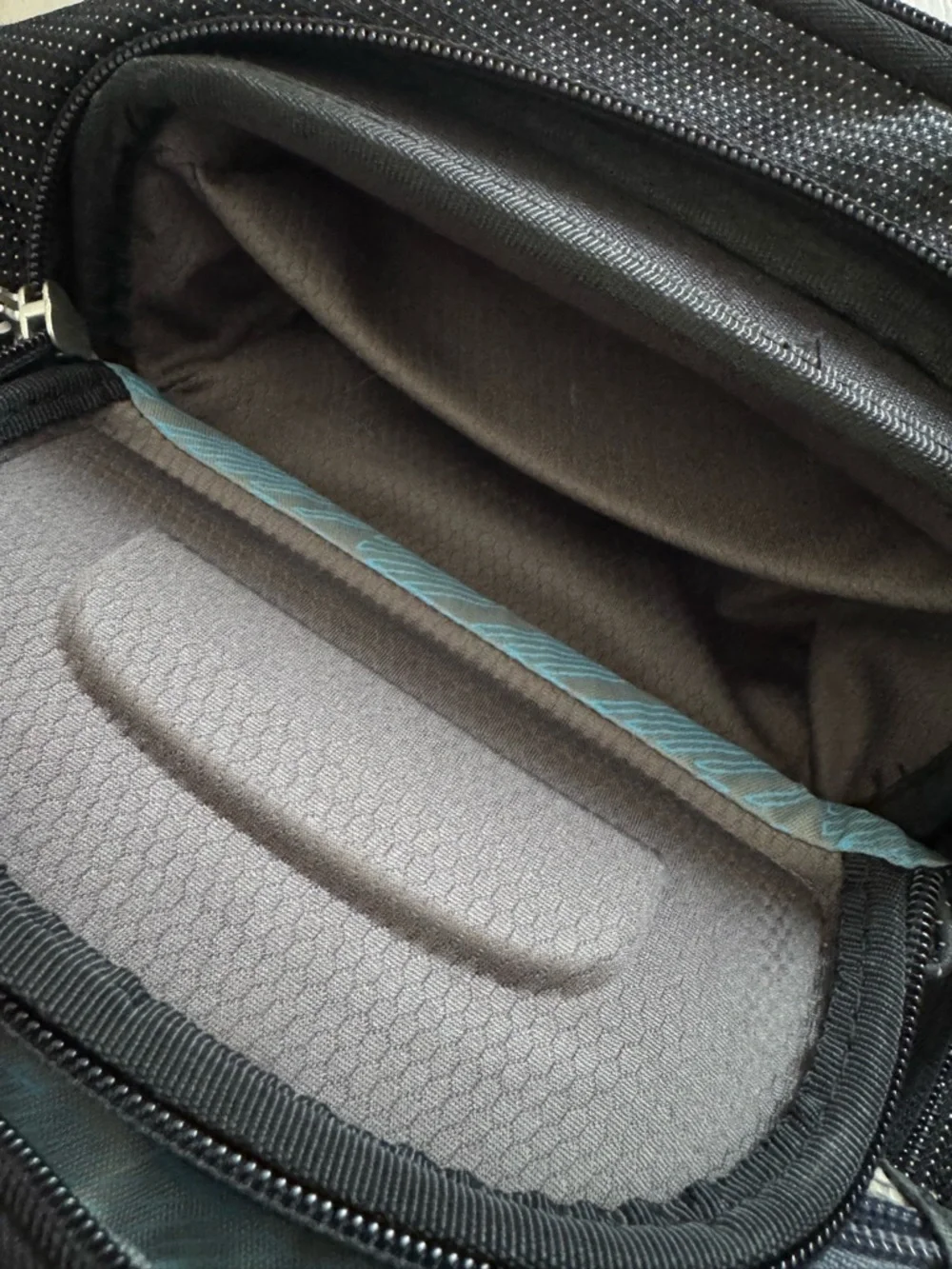Thule Crossover Backpack - Picture 4 of 7
